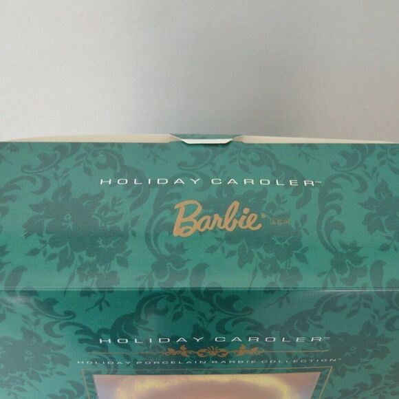 🆕NWT 1996 PORCELAIN HOLIDAY CAROLER BARBIE - Picture 6 of 7